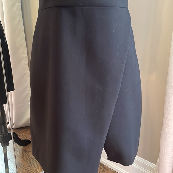 ❤️BR Almost New Sloan Envelope Dress - Picture 8 of 13